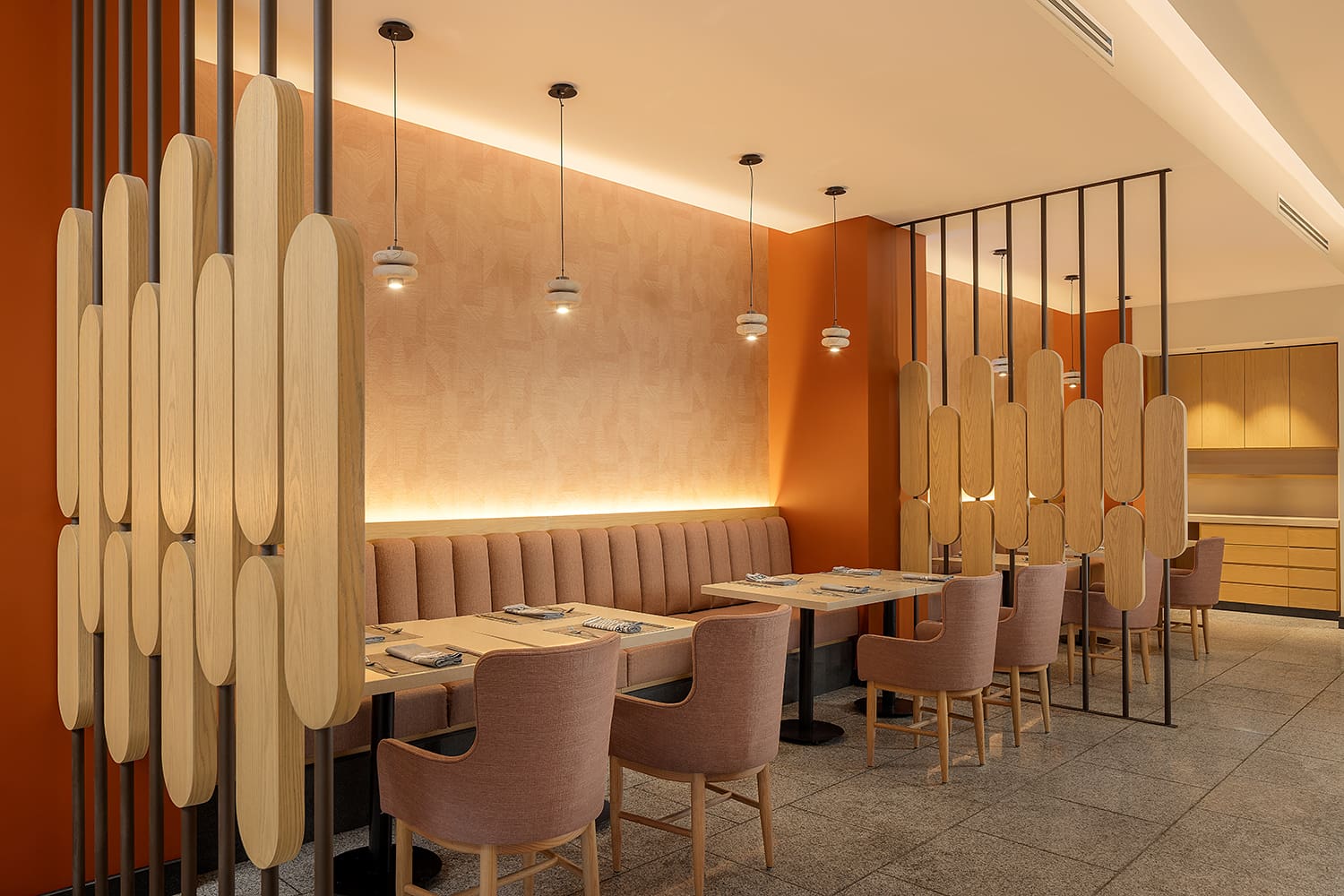 Kitchen & Bar